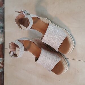 Women's Universal Thread canvas wedge sandals, 8M, beige